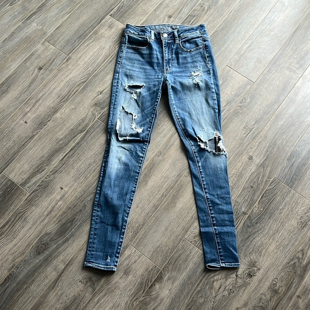 AMERICAN EAGLE Distressed Blue Skinny Jeans